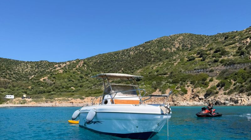 Gite in barca cala regia torre delle stelle solanas mari pintau geremeas